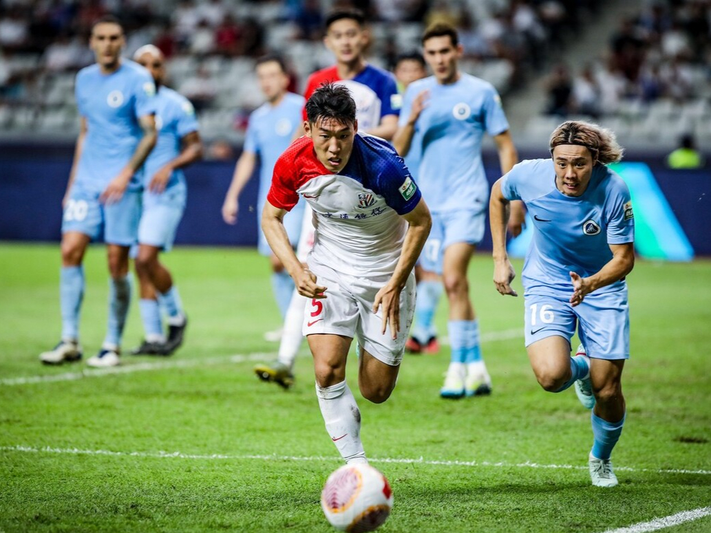 两支豪门球队在亚洲足联赛场上交手 两支豪门球队在亚洲足联赛场上交手