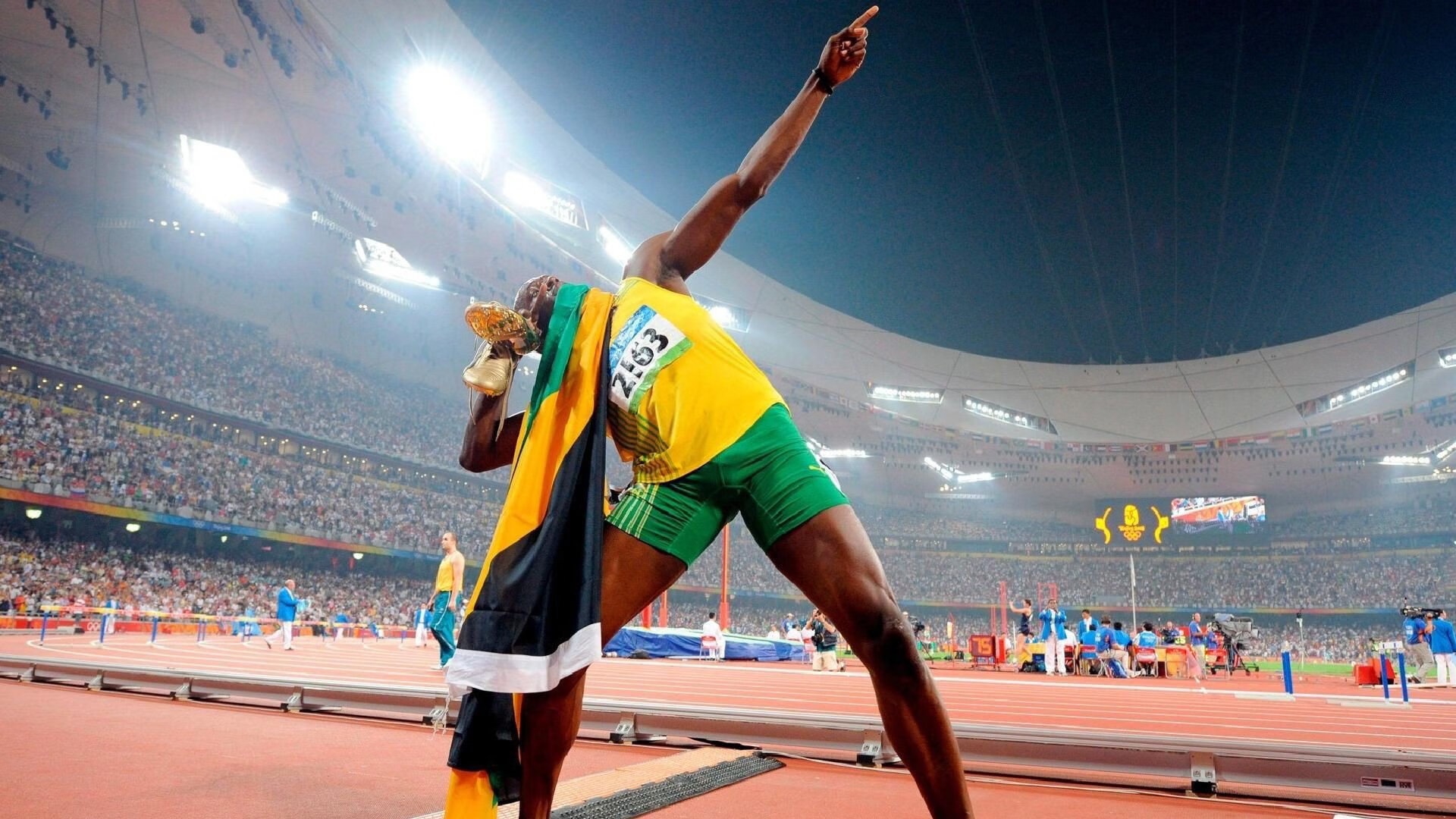 魔术最后时刻击败黄蜂，米切尔在欧冠半决赛接管比赛