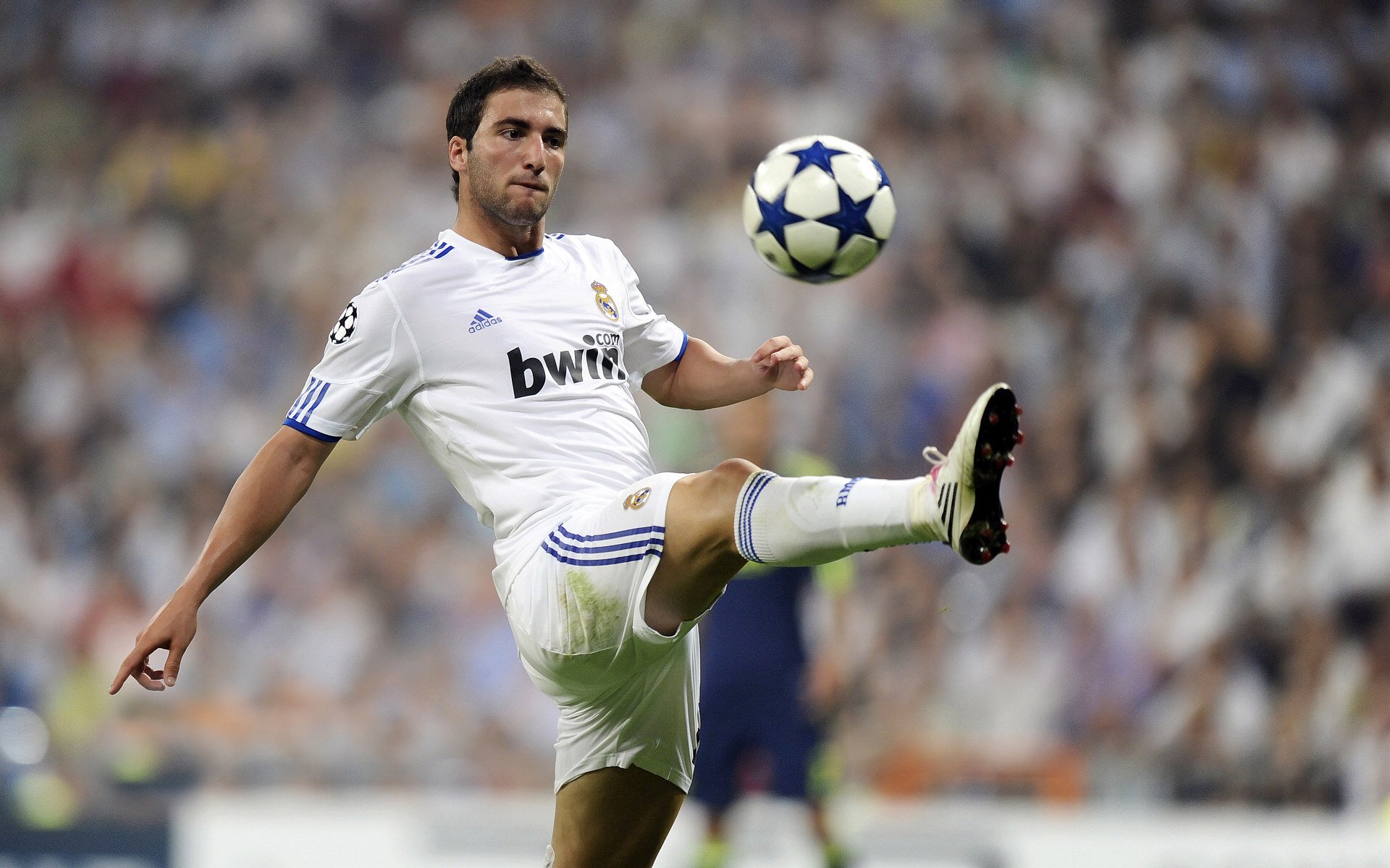 罗德里戈爆发照亮伯纳乌，德国战车踏平洪都拉斯展现实力